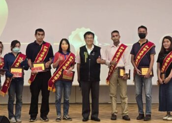 高雄市和發產業園區慶祝五一勞動節表揚42位模範勞工