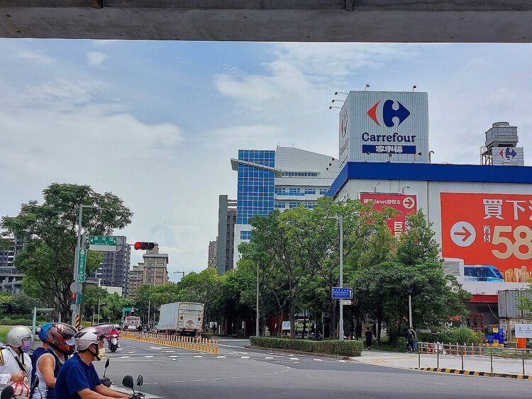 關稅衝擊難比金龍風暴?專家揭「房市驚人反應程度」 關稅衝擊難比金龍風暴?專家揭「房市驚人反應程度」