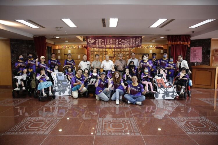 松山慈祐宮愛心再出發 母親節前夕捐贈義大利特製推車 溫暖全台雷特氏症家庭 松山慈祐宮愛心再出發-母親節前夕捐贈義大利特製推車-溫暖全台雷特氏症家庭