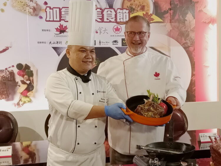 義大皇家酒店頂級牛肉加持加拿大美食節 還有抽獎活動讓您秒飛加拿大! 義大皇家酒店頂級牛肉加持加拿大美食節-還有抽獎活動讓您秒飛加拿大!