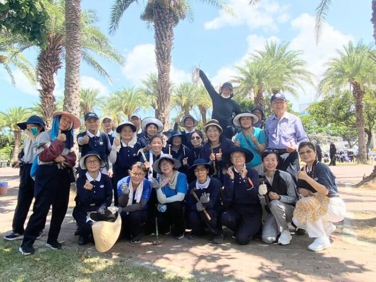 慈濟浴佛大典南北同步 台北二萬人出席總統將親臨 高雄萬人浴佛 誰任「神秘嘉賓」? 慈濟浴佛大典南北同步-台北二萬人出席總統將親臨-高雄萬人浴佛-誰任「神秘嘉賓」?