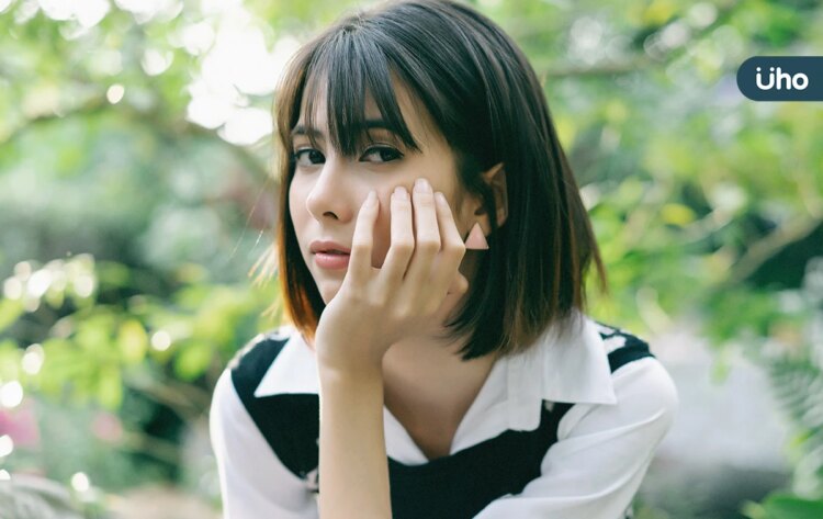 2025春夏瀏海5大趨勢!眉上、八字鬚鬚、波波捲⋯這造型是小臉首選 2025春夏瀏海5大趨勢!眉上、八字鬚鬚、波波捲⋯這造型是小臉首選