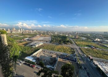 農田「旱地拔蔥」大樓長高高-專家：建商塞錢「開抽屜」