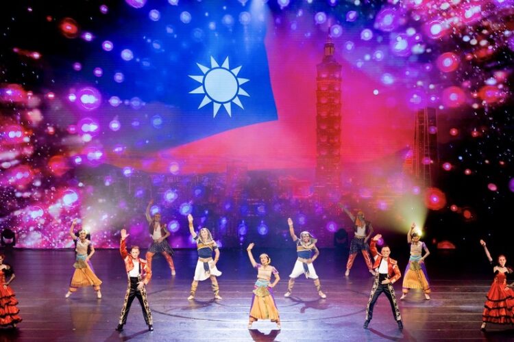 義大世界搶先歡慶15週年-皇家劇院全新鉅作《奇幻之旅－狂舞盛宴》盛大登場