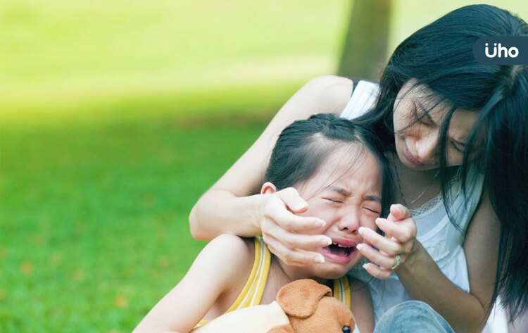 我的媽媽是虐待者！不給零用錢、威脅去死⋯她經歷母愛創傷學會的事