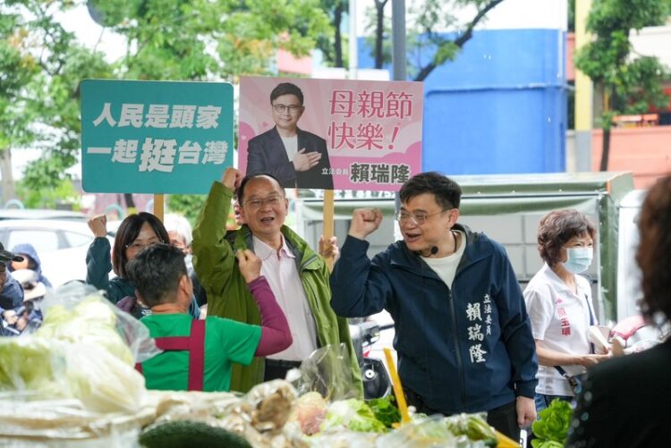 王瑞德母親節八度南下力挺賴瑞隆-高雄台灣一定要更好