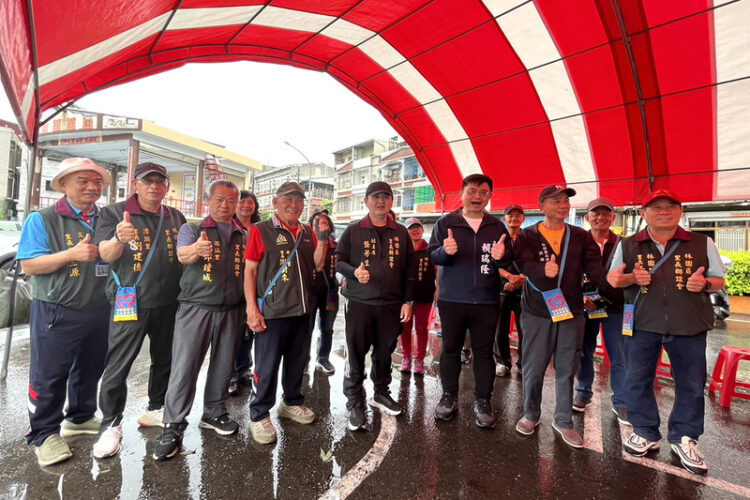 母親節傳愛心 林園捐血活動湧熱情 捐血送烤雞吸引民眾踴躍參與 母親節傳愛心-林園捐血活動湧熱情-捐血送烤雞吸引民眾踴躍參與