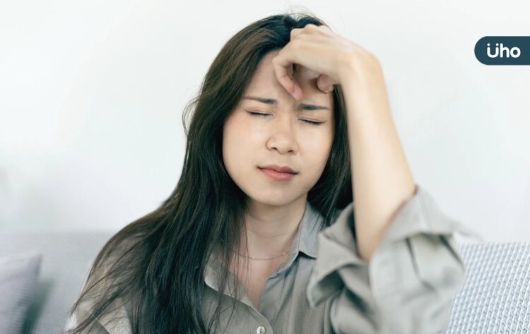 女性偏頭痛是男性3倍！醫教「頭痛日記」助診斷：每週吞止痛藥限●●次