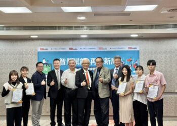 助攻企業ai轉型-輔大聯手1111培訓ai人才