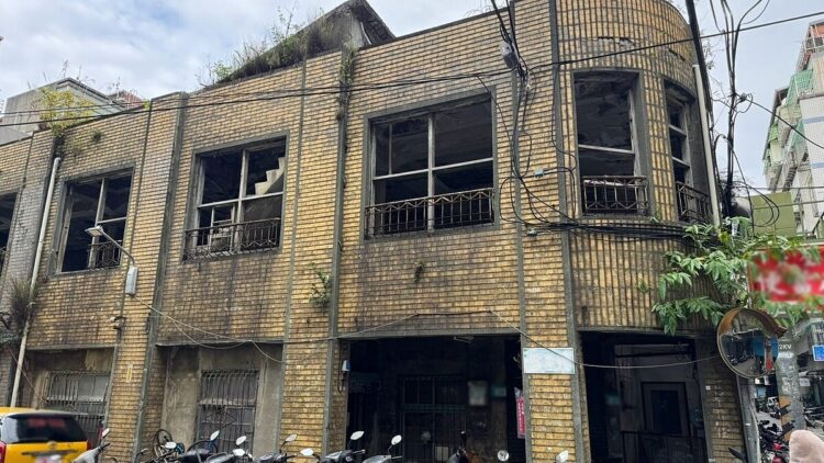 超悚屋況！土塊剝落、鋼筋鏽蝕又外露-新北2處海砂屋脫胎換骨