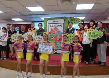 拒當低頭族！找回親子時光-南市府鼓勵家長用陪伴取代手機-守護親子關係