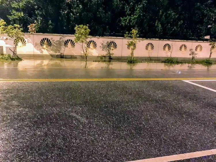 塩寮村長呼籲改善積水問題 保障村民及用路人安全 塩寮村長呼籲改善積水問題 保障村民及用路人安全