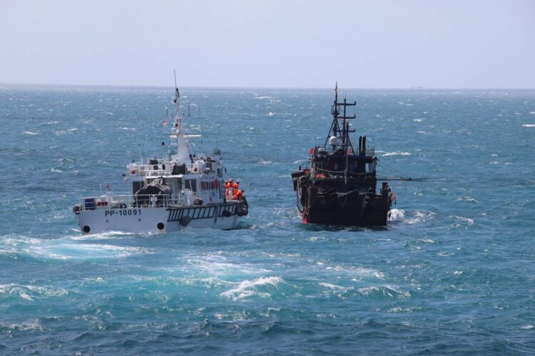 海巡署強化護漁措施 應對中國2025伏季休漁 確保我漁民作業安全
