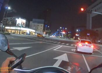 左營警深夜攔查交通違規  查獲毒品及五條通