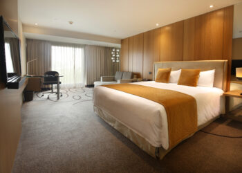 高雄翰品酒店推出夏季住房優惠 搶攻暑假旅遊潮 三大住房專案限時登場，平日輕鬆遊港都