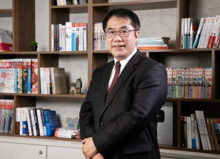 黃偉哲滿意度六都進步最多 建設、招商、政策三箭齊發 市民有感支持升溫 黃偉哲滿意度六都進步最多 建設、招商、政策三箭齊發 市民有感支持升溫