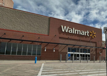 川普警告沃爾瑪：關稅吞下去，別轉嫁消費者！