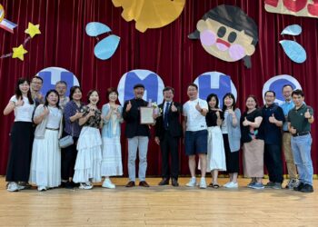 澎湖海事傑出校友、景文汽車玻璃董事長洪文聰捐百萬回饋母校 盼拋磚引玉助弱勢學子與國際教育