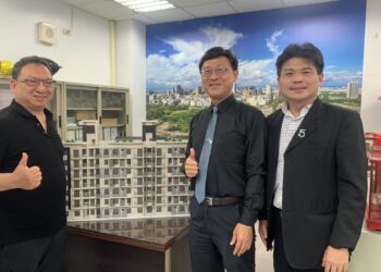 業界攜手育才 華廈建築模型、找房趣House91捐贈模型予崑山科大房地產系 強化房地產實務教學鏈結