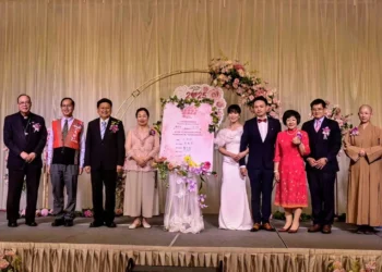 繁花盛開．百花齊放 花蓮縣春季集團結婚 縣長徐榛蔚為31對新人證婚獻上祝福