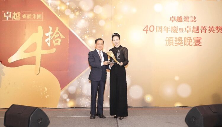 從裂縫中發光 陳維苓生命導師的人本教育之路