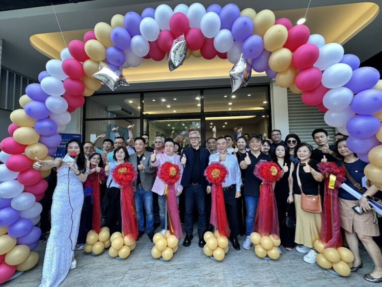 高雄旗艦店開幕今夏驚人三重送 董哥派出鎖 “無鎖不在” 今夏最狂促銷