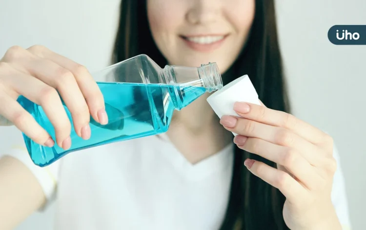 漱口水用在刷牙前還刷牙後?醫揭「3大錯誤迷思」教你正確清潔順序 漱口水用在刷牙前還刷牙後?醫揭「3大錯誤迷思」教你正確清潔順序