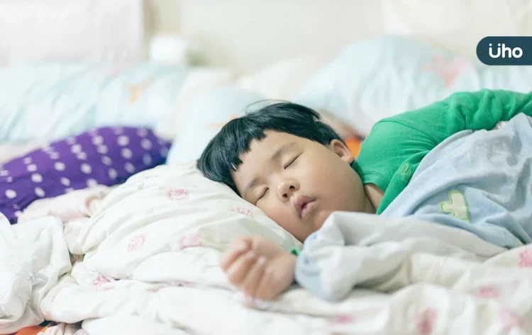 固定睡覺時間，能增強孩子抗壓力！研究揭「6大好處」越睡越聰明