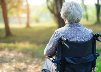 避免骨折失能風險！健保擴大骨鬆藥物給付，醫籲：及早檢測與治療才是關鍵