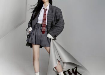 「用細節織造完美」FOOTER機能襪攜手邵雨薇演繹質感日常新篇章