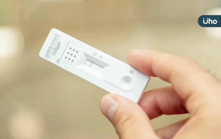 新冠「快篩陰性」就沒關係?醫提醒「這類人」48小時內須再篩一次 新冠「快篩陰性」就沒關係?醫提醒「這類人」48小時內須再篩一次