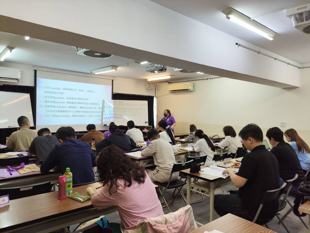 創業教母王子娘台北加盟展開講,傳授貸款核准關鍵與創業資金攻略 創業教母王子娘台北加盟展開講,傳授貸款核准關鍵與創業資金攻略