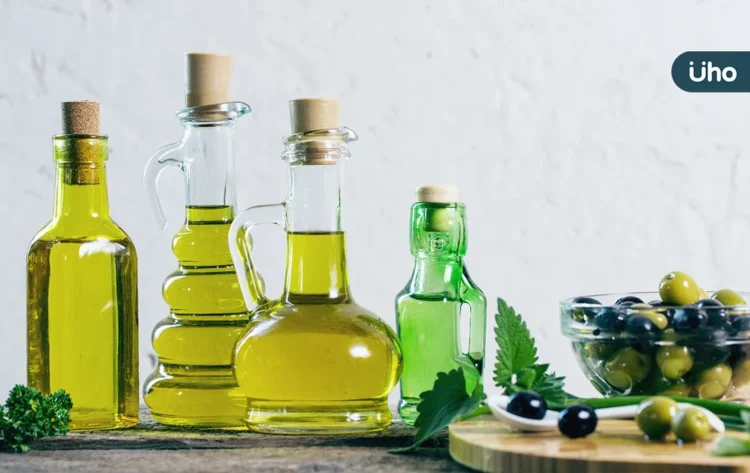 你用的橄欖油夠純嗎?「初榨冷壓VS精煉」怎麼選?功效、用法一次看 你用的橄欖油夠純嗎?「初榨冷壓VS精煉」怎麼選?功效、用法一次看