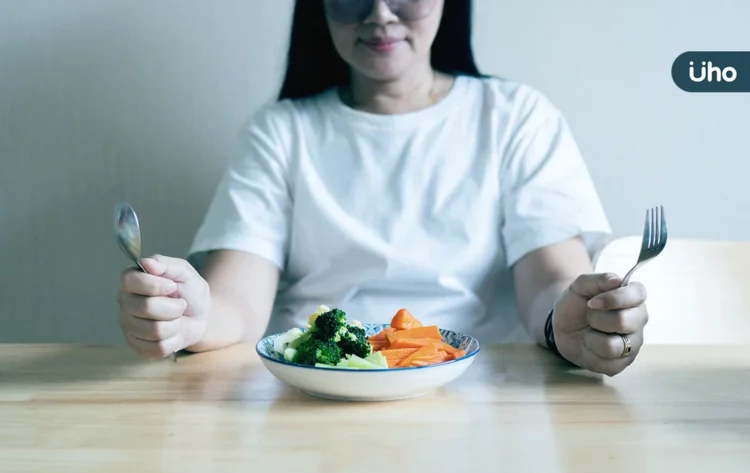 有食譜》罹癌怎麼吃才營養?專家授2款「超營養點心」堅果飲、濃湯都OK 有食譜》罹癌怎麼吃才營養?專家授2款「超營養點心」堅果飲、濃湯都OK