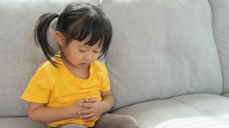 腹瀉不是小感冒 病毒性腸胃炎高峰期孩子發燒腹瀉怎麼辦?4步驟照護指南 腹瀉不是小感冒 病毒性腸胃炎高峰期孩子發燒腹瀉怎麼辦?4步驟照護指南