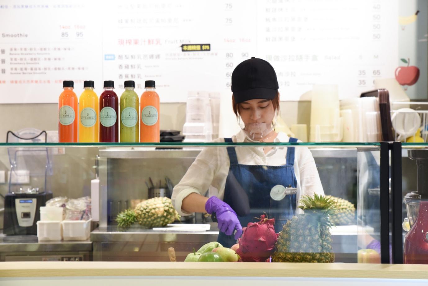 台北信義區果汁店推薦 現榨紅綠拿鐵 補充天然營養與蔬果纖維