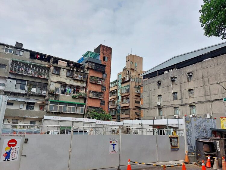 嚇人!基地面積「竟不到15坪」 蓋得起來?專家揭怪象 嚇人!基地面積「竟不到15坪」 蓋得起來?專家揭怪象