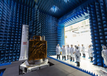 賴清德總統視察福衛八號進展 籲產學研備戰啟運、強化太空戰略佈局