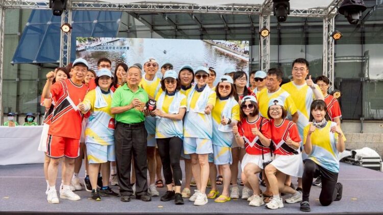 苦練有成 高雄市議會龍舟隊勇奪國際友誼賽冠軍! 苦練有成 高雄市議會龍舟隊勇奪國際友誼賽冠軍!