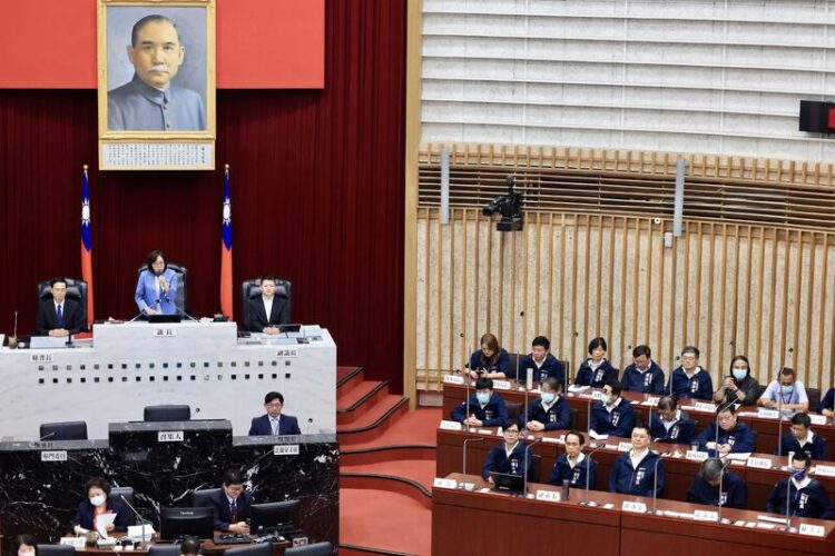 高雄市議會閉幕雙喜臨門：全國首創碳預算通過、原民文化與市政雙引擎共榮前行