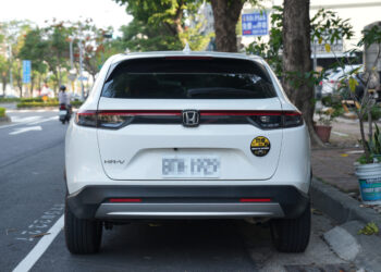 高市推識別貼紙 提醒用路人合宜互動 支持聽障朋友行車更安心