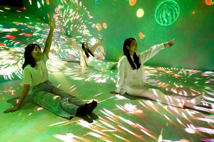 超人氣「teamLab共創!未來園」登陸高雄 世界巡迴多件豐富作品 兼具創造力與沈浸感的互動體驗 超人氣「teamLab共創!未來園」登陸高雄 世界巡迴多件豐富作品 兼具創造力與沈浸感的互動體驗