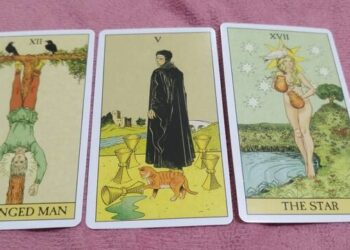 塔羅不占未來，只解讀你不敢面對的『現在』