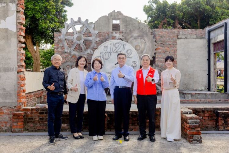 行政院長卓榮泰走訪屏東勝利星村 周春米盼中央挹注經費 行政院長卓榮泰走訪屏東勝利星村 周春米盼中央挹注經費