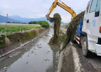 因應汛期來臨 屏東縣加強區排清理作業