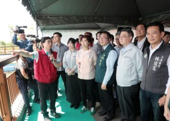 行政院長卓榮泰視察曾文溪排水 黃偉哲親自陪同爭取補助推動水利建設