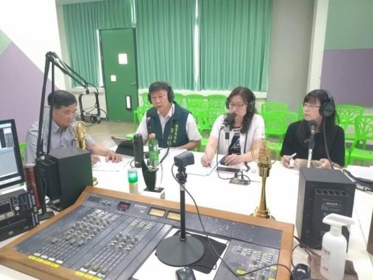 用聲音紀錄校園點滴!臺南「教育新風貌」廣播節目喜迎300集 再創新里程 用聲音紀錄校園點滴!臺南「教育新風貌」廣播節目喜迎300集 再創新里程