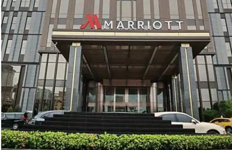 旅客投訴床單清潔不實，有屎味！高雄萬豪酒店：未來強化清潔檢核與服務應對流程