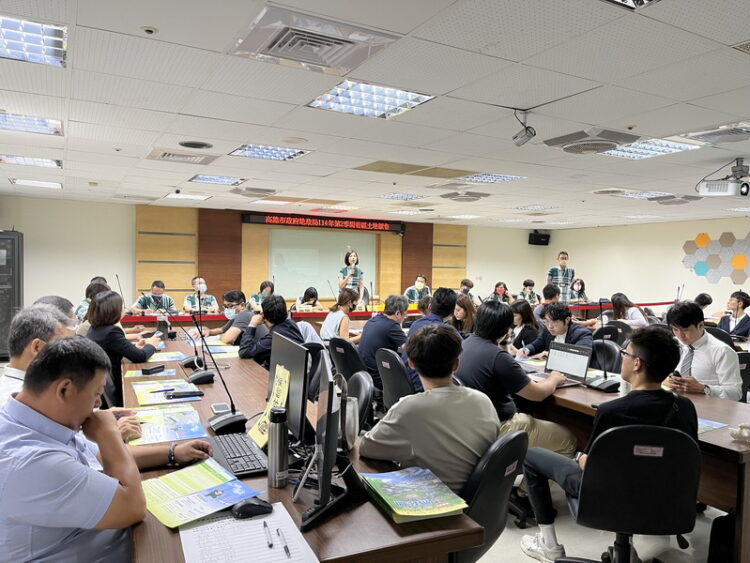 大高雄第2季開發區土地標售 標出3標4筆土地 總金額達14億1千餘萬元 大高雄第2季開發區土地標售 標出3標4筆土地 總金額達14億1千餘萬元