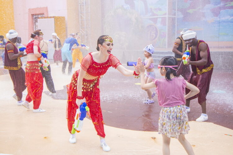 對抗酷暑義大世界莫屬！ 全台唯一水戰遊行 還有期間限定水樂園 今夏義起玩水吧 !